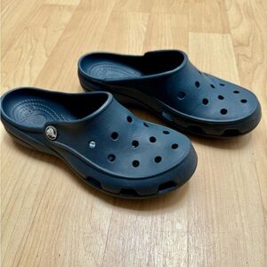 Crocs Freesail Navy Women’s Clog Size 7 (RARE)
